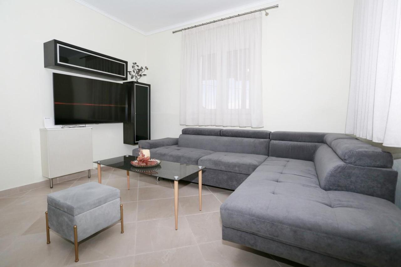 Villa Liana , Private Villa With Pool And Garden Vergia المظهر الخارجي الصورة